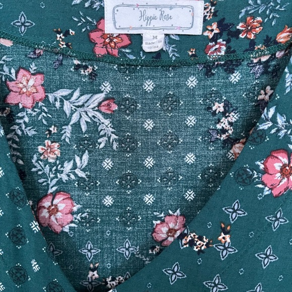 Blouse by Hippie Rose in M vee neck green with floral print tie front - Picture 5 of 6